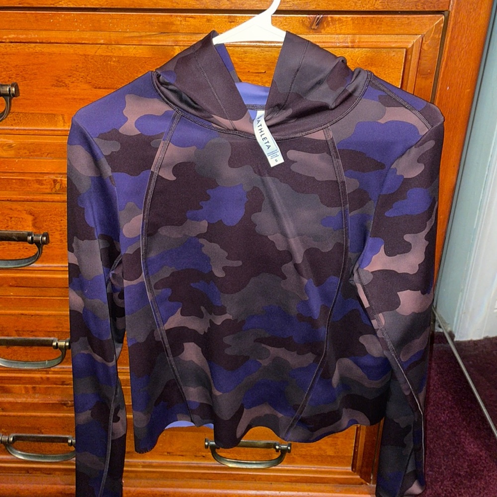 Athleta cropped hoddie, size small! Super stretchy but also warm.